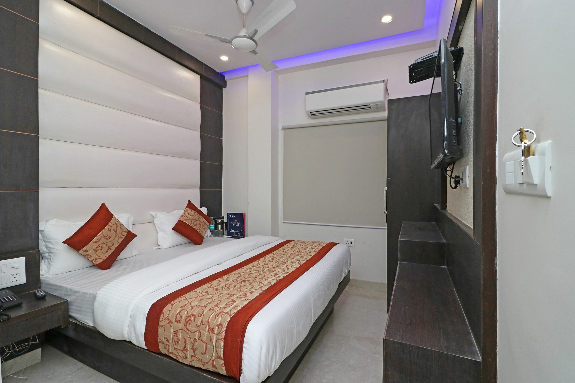 Oyo 11593 Hotel Aman Guest House Нью-Дели Экстерьер фото