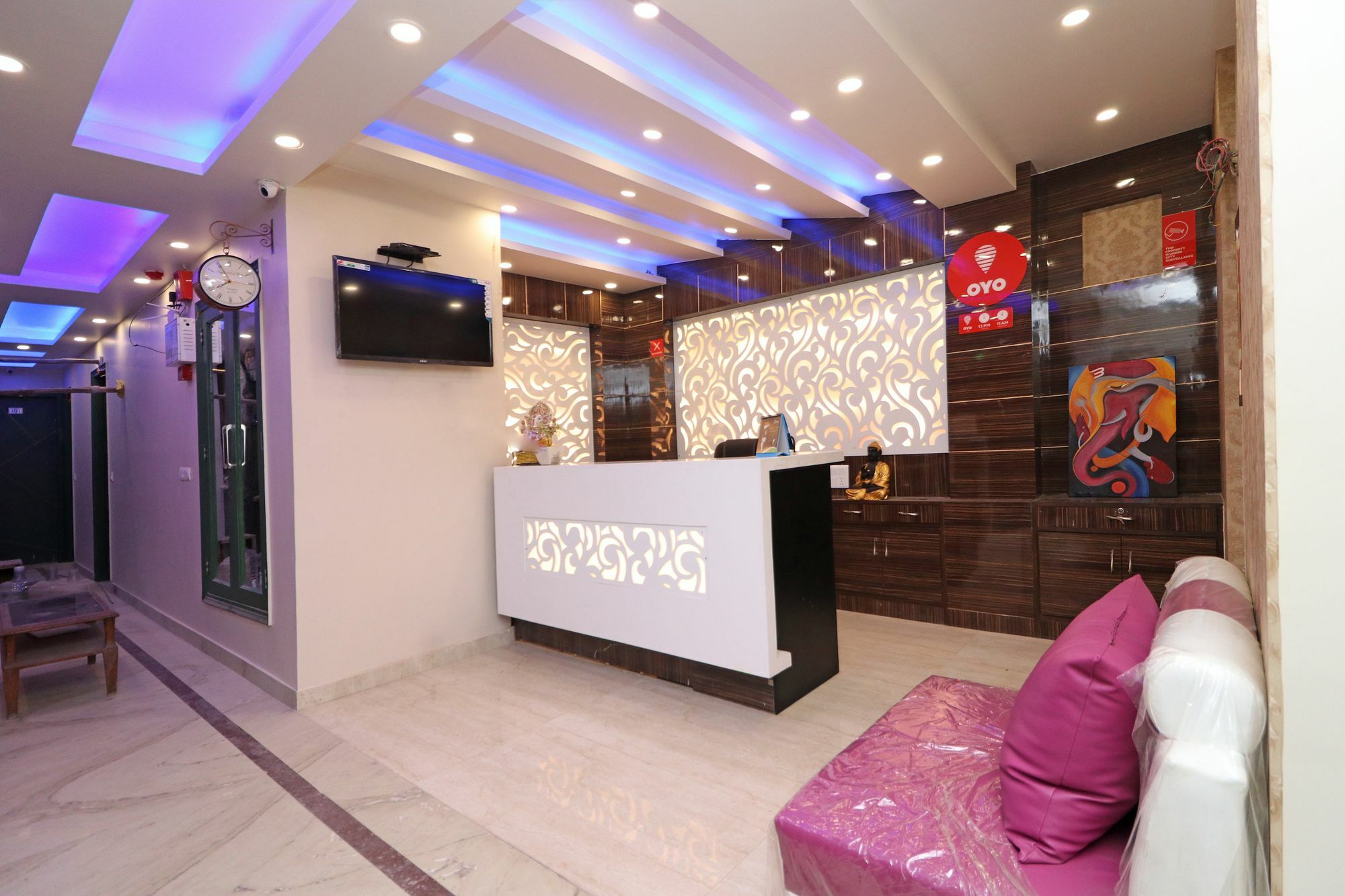 Oyo 11593 Hotel Aman Guest House Нью-Дели Экстерьер фото