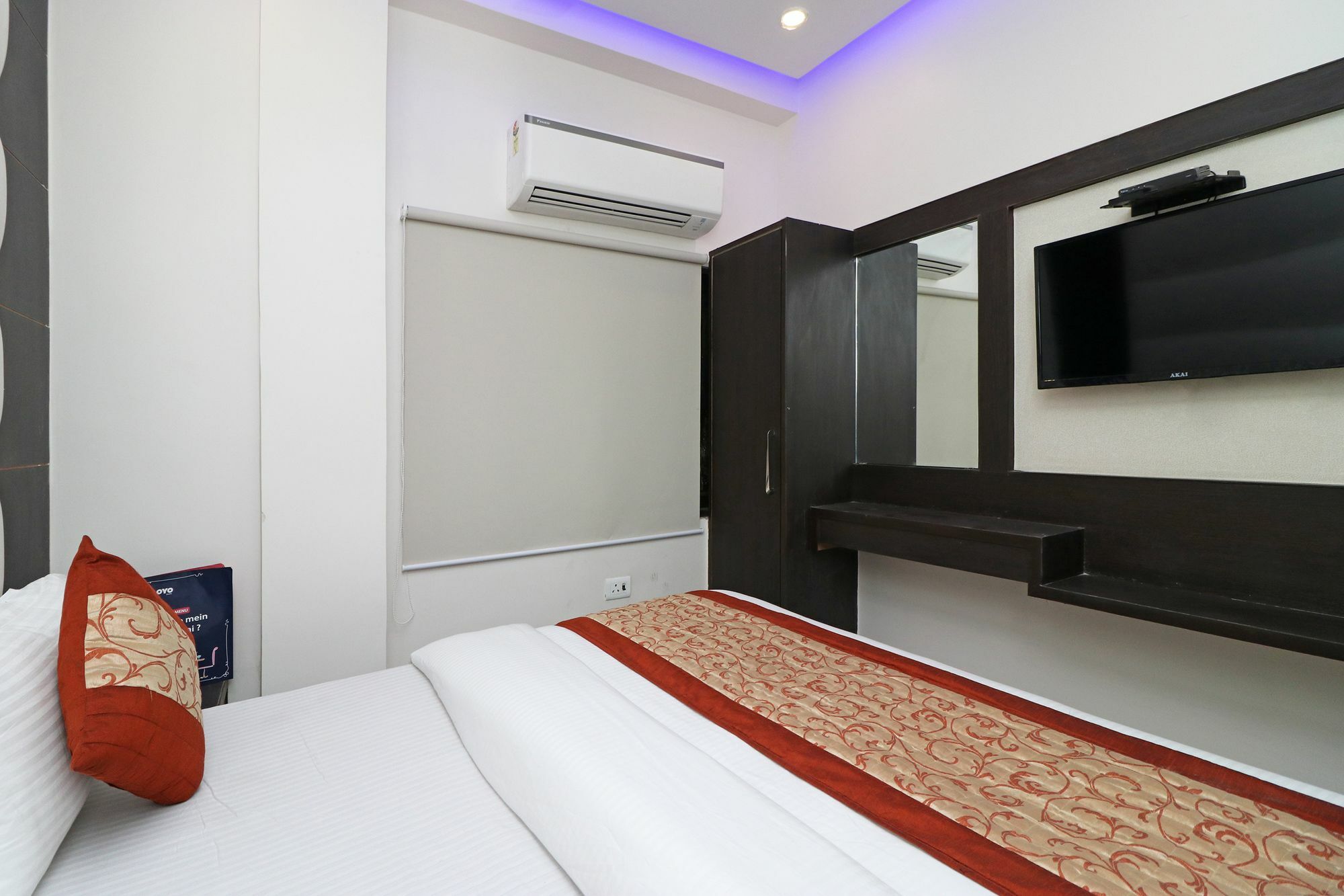 Oyo 11593 Hotel Aman Guest House Нью-Дели Экстерьер фото
